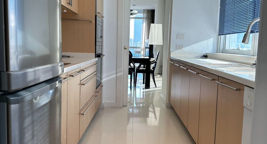 Condo en alquiler de 2 habitaciones en Pathum Wan, Bangkok