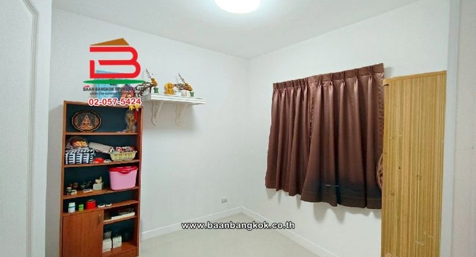 Casa adosada en venta de 4 habitaciones en Khlong Luang, Pathum Thani