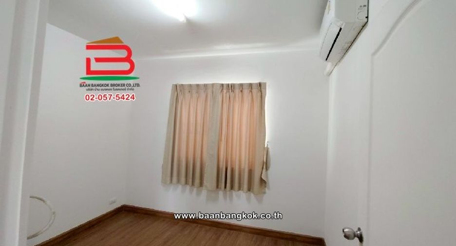 Casa adosada en venta de 4 habitaciones en Khlong Luang, Pathum Thani