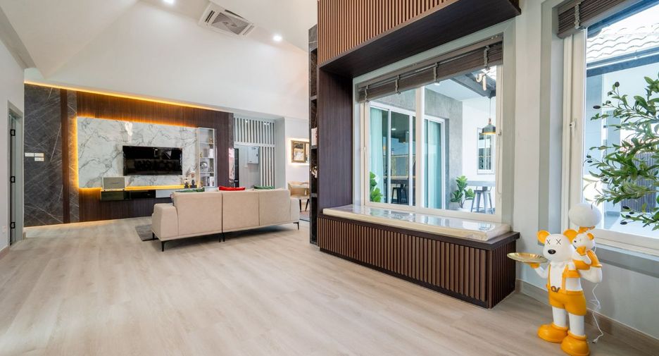 For sale 4 bedrooms villa in Bang Lamung, Chonburi