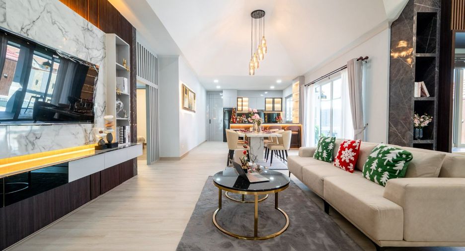 For sale 4 bedrooms villa in Bang Lamung, Chonburi