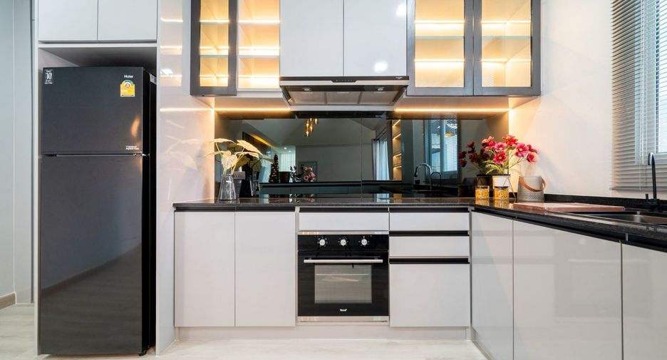 For sale 4 bedrooms villa in Bang Lamung, Chonburi