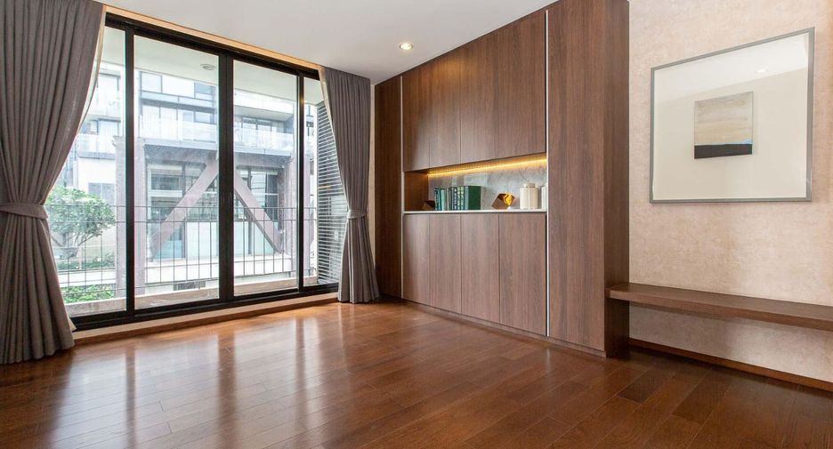 For rent and for sale 4 bedrooms condo in Sathon, Bangkok