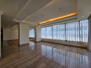 À louer 3 chambres condo à Pathum Wan, Bangkok
