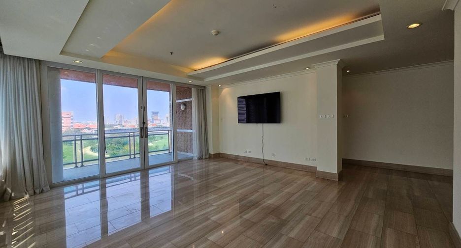 For rent 3 bedrooms condo in Pathum Wan, Bangkok