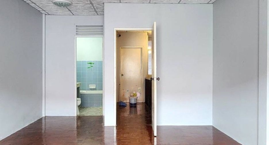 For sale 2 bedrooms townhouse in Sai Noi, Nonthaburi