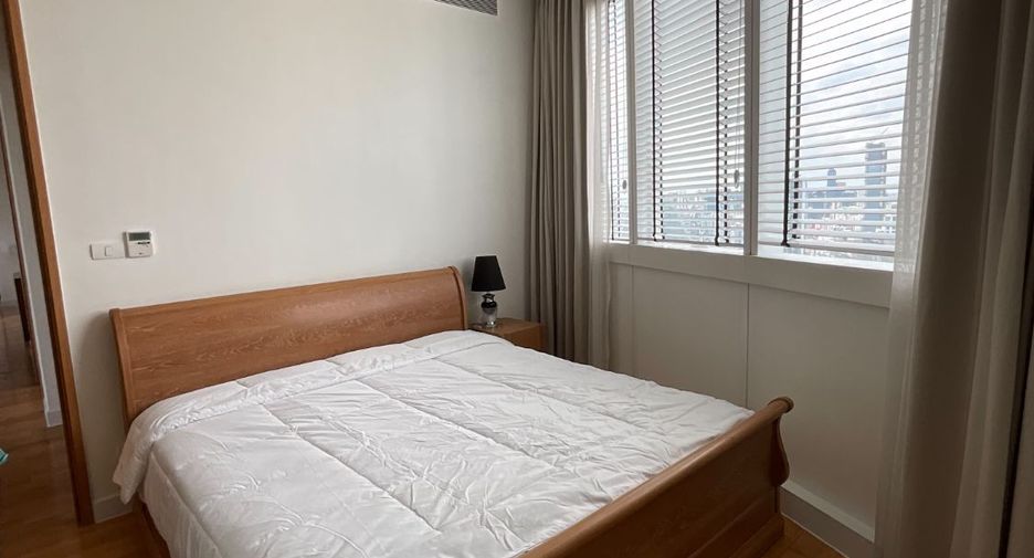 Condo en alquiler de 3 habitaciones en Khlong Toei, Bangkok