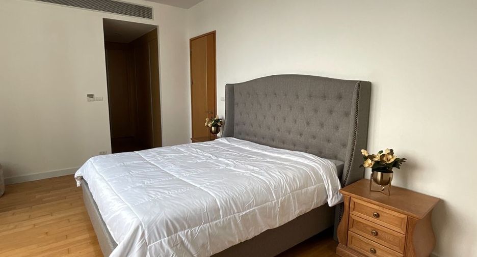 Condo en alquiler de 3 habitaciones en Khlong Toei, Bangkok