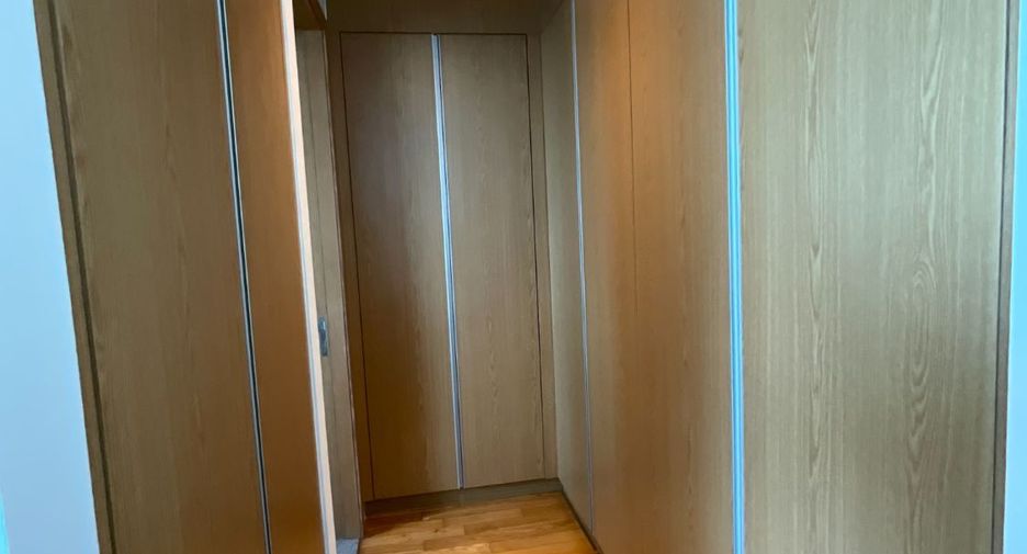 Condo en alquiler de 3 habitaciones en Khlong Toei, Bangkok