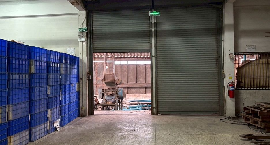 For sale 5 bedrooms warehouse in Lat Krabang, Bangkok