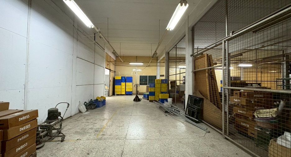 For sale 5 bedrooms warehouse in Lat Krabang, Bangkok