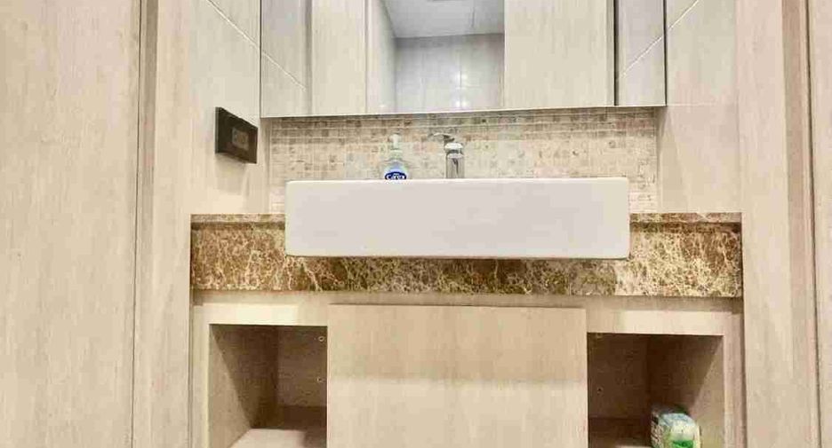 For sale 1 bed condo in Mueang Chon Buri, Chonburi