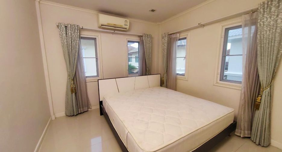 For sale 3 bedrooms house in Khlong Sam Wa, Bangkok