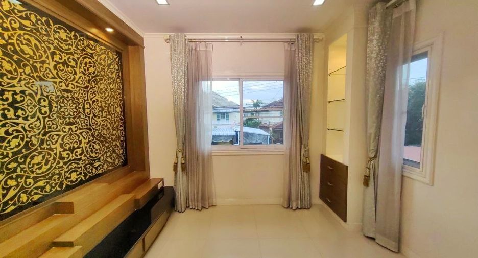 For sale 3 bedrooms house in Khlong Sam Wa, Bangkok