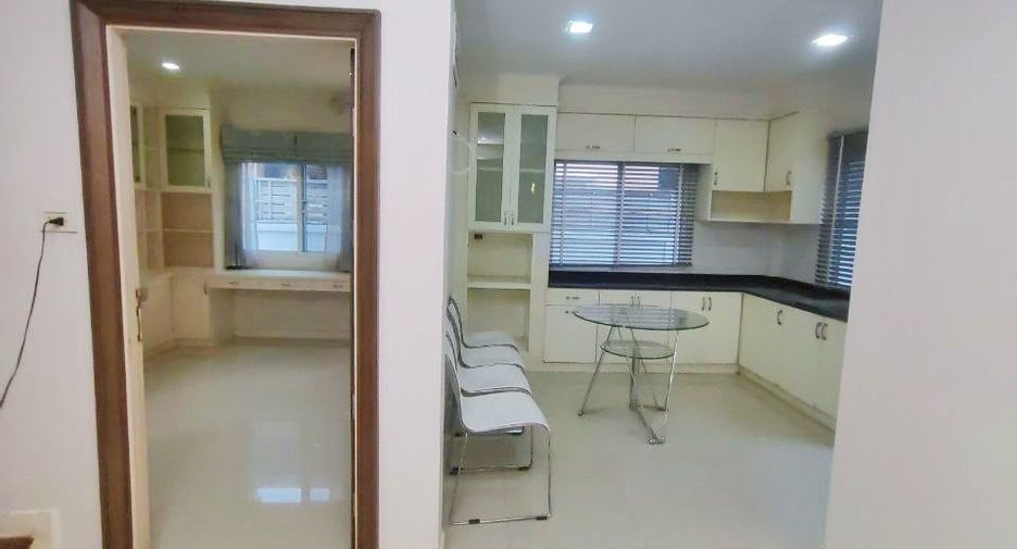 For sale 3 bedrooms house in Khlong Sam Wa, Bangkok
