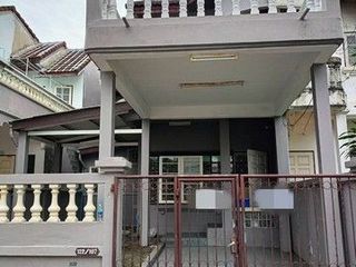 For Rent 3 Bedroom Townhouse In Bang Kapi, Bangkok