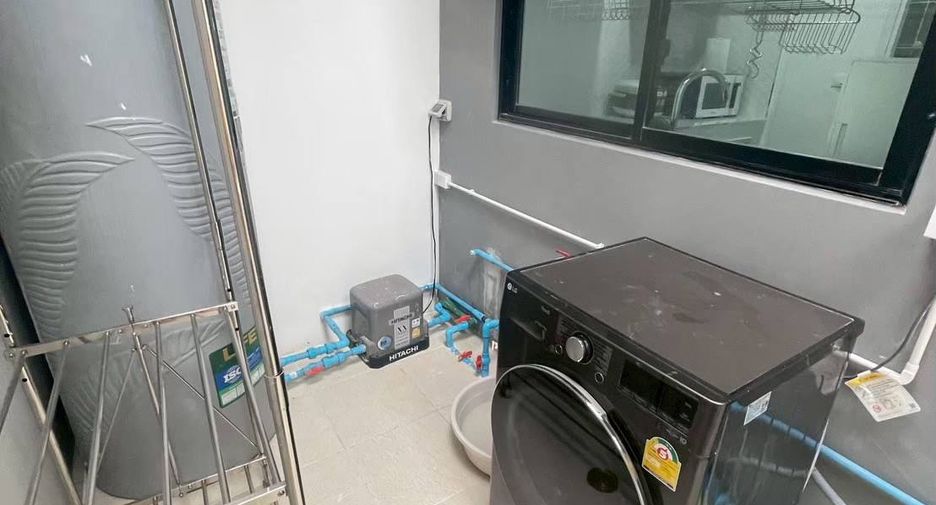 For rent 3 bedrooms townhouse in Bang Phli, Samut Prakan