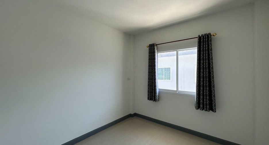 À vendre 3 chambres maison de ville à Mueang Chon Buri, Chonburi