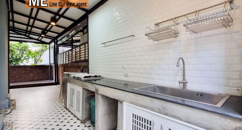 For rent 3 bedrooms house in Suan Luang, Bangkok