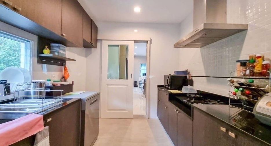 For rent 4 ベッドルーム house in Bang Khen, Bangkok