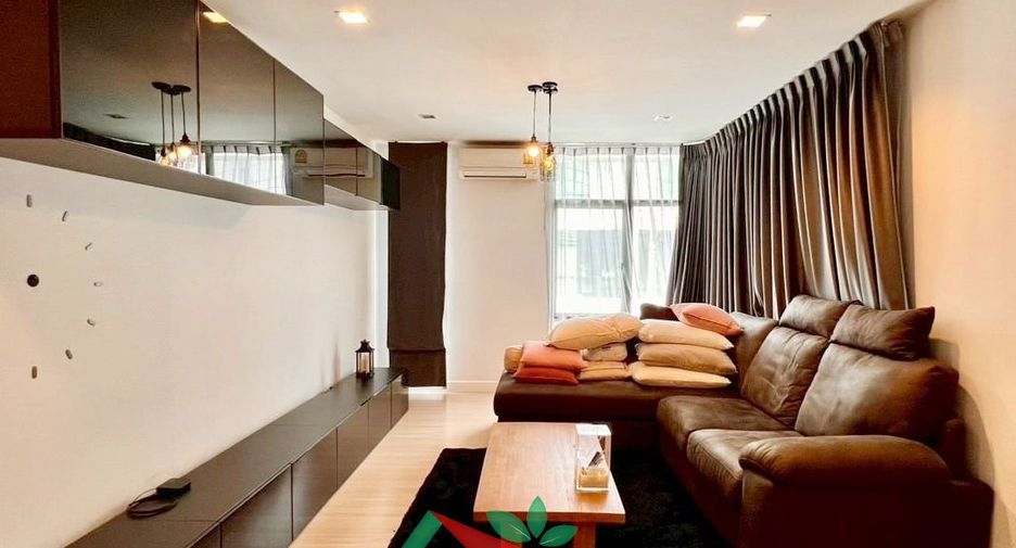For sale 3 bedrooms townhouse in Bang Khen, Bangkok