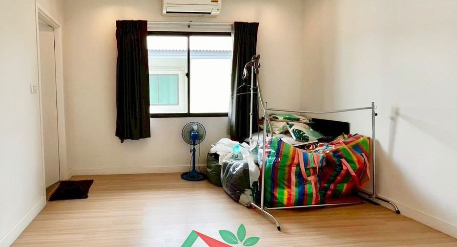 For sale 3 bedrooms townhouse in Bang Khen, Bangkok