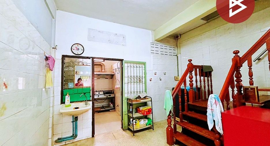 For sale 3 bedrooms retail Space in Bang Khae, Bangkok