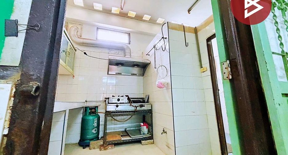 For sale 3 bedrooms retail Space in Bang Khae, Bangkok