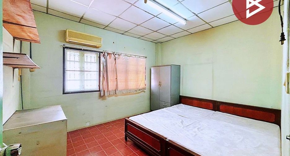 For sale 3 bedrooms retail Space in Bang Khae, Bangkok