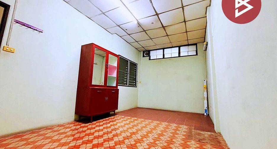 For sale 3 bedrooms retail Space in Bang Khae, Bangkok