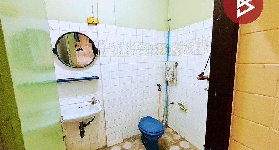 For sale 3 bedrooms retail Space in Bang Khae, Bangkok