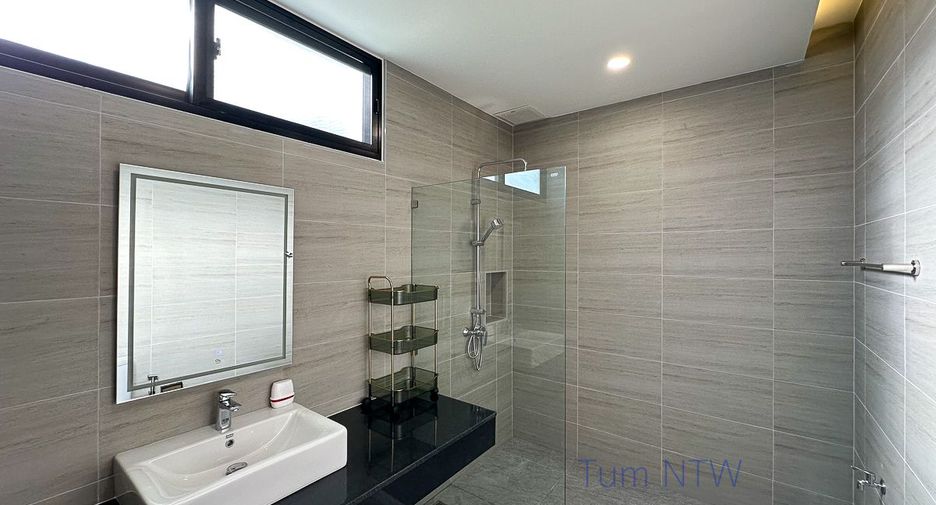 For rent and for sale 4 bedrooms house in Doi Saket, Chiang Mai
