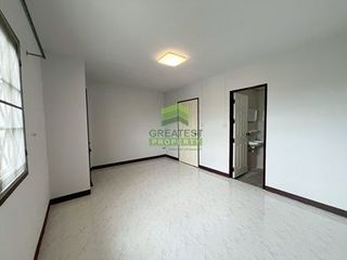 Casa adosada en venta de 4 habitaciones en Thawi Watthana, Bangkok