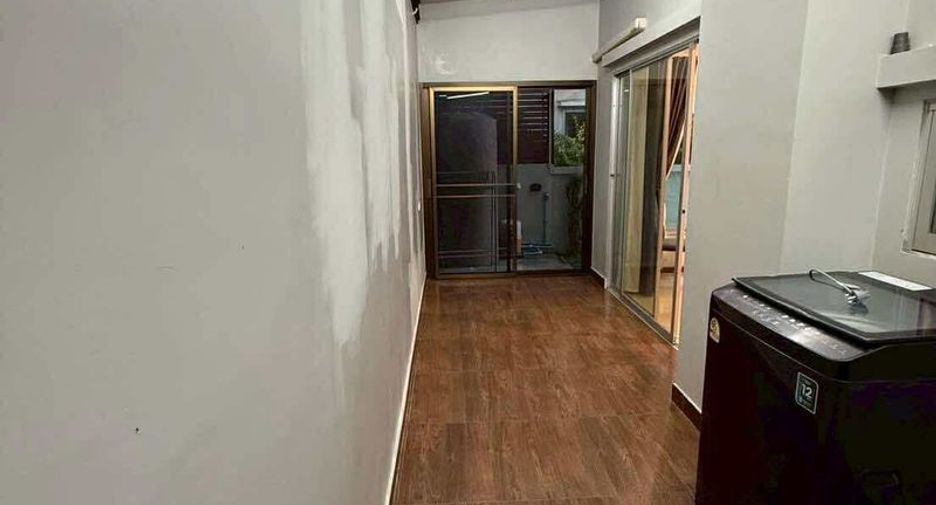 For sale 3 bedrooms house in Si Racha, Chonburi