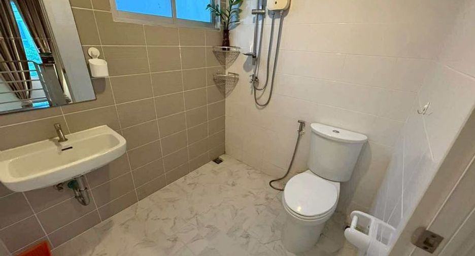For sale 3 bedrooms house in Si Racha, Chonburi