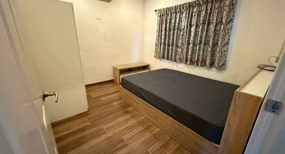 For sale 3 bedrooms house in Si Racha, Chonburi