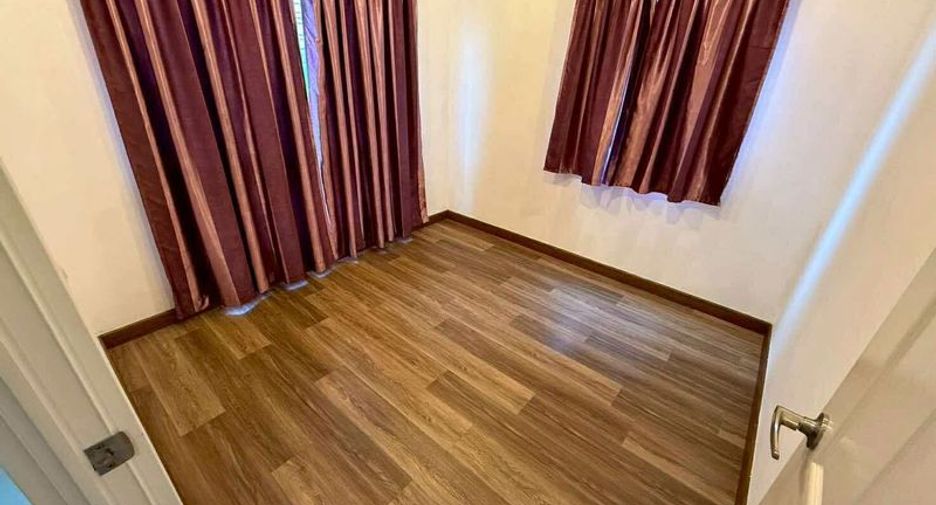 For sale 3 bedrooms house in Si Racha, Chonburi