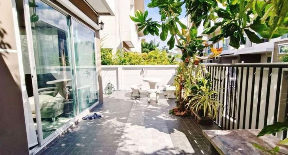 For sale 3 bedrooms house in Si Racha, Chonburi
