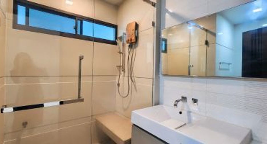 Haus zum Kauf mit 4 Zimmer in Mueang Nonthaburi, Nonthaburi