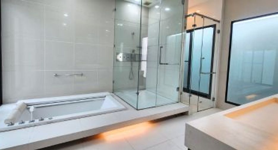 Haus zum Kauf mit 4 Zimmer in Mueang Nonthaburi, Nonthaburi