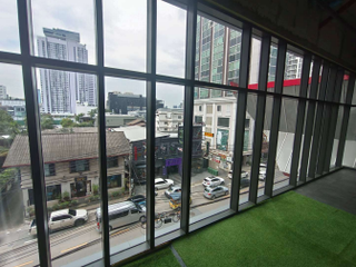 For rent retail Space in Watthana, Bangkok