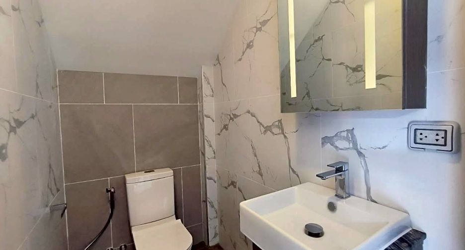 Продажа 3 спальни вилла в Банг Ламунг, Чонбури