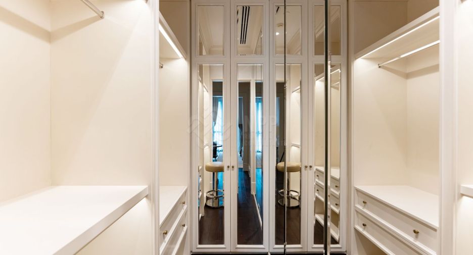 For sale 3 bedrooms apartment in Pathum Wan, Bangkok