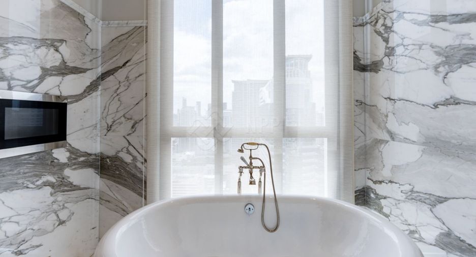 For sale 3 bedrooms apartment in Pathum Wan, Bangkok
