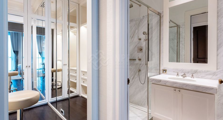 For sale 3 bedrooms apartment in Pathum Wan, Bangkok