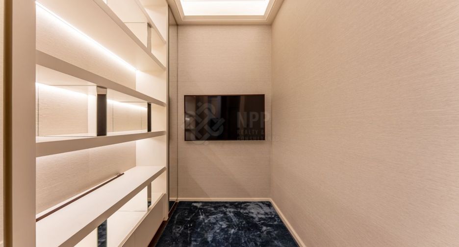 For sale 3 bedrooms apartment in Pathum Wan, Bangkok