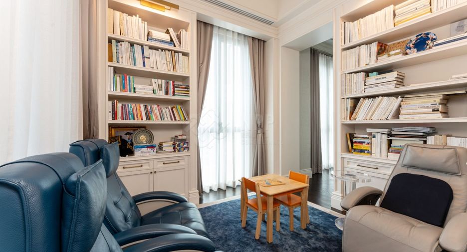 For sale 3 bedrooms apartment in Pathum Wan, Bangkok