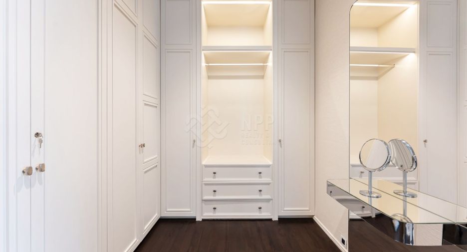 For sale 3 bedrooms apartment in Pathum Wan, Bangkok