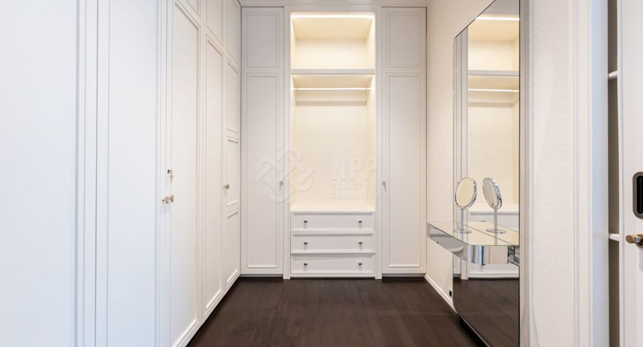 For sale 3 bedrooms apartment in Pathum Wan, Bangkok