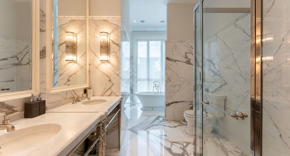 For sale 3 bedrooms apartment in Pathum Wan, Bangkok